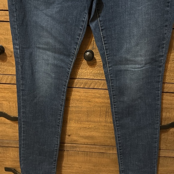 Levi's Women's 311 Skinny Jeans - Dark Blue size 33 - Picture 6 of 7